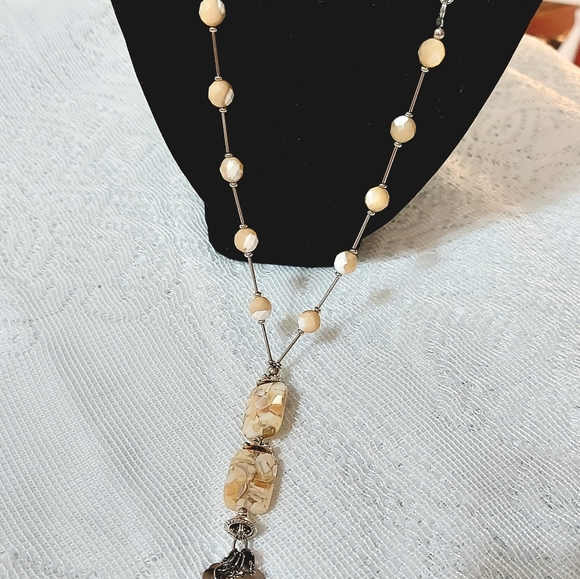 Long necklace Amber and white colors - Picture 8 of 10